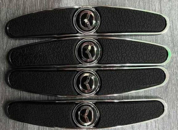 PROTECTOR DE PUERTAS